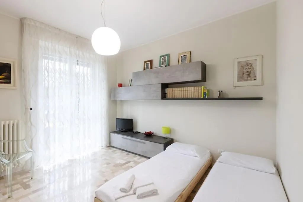 Quadrilocale Lambrate 1 Piano - Mirable Pm Apartment Milan 0*,  Italy